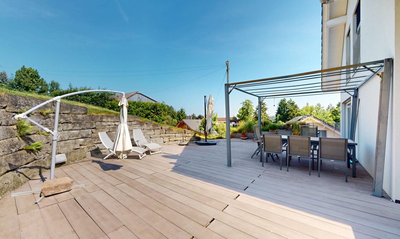 terrasse mit deck, day time, essbereich im freien, from property, und power lines view