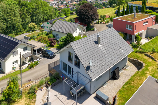 façade avec property visible, vue résidentielle, et residential view