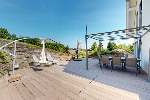 terrasse mit deck, day time, essbereich im freien, from property, und power lines view