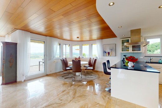 esszimmer mit natürliches licht, natural light, inside property, einbauleuchten, und recessed lighting