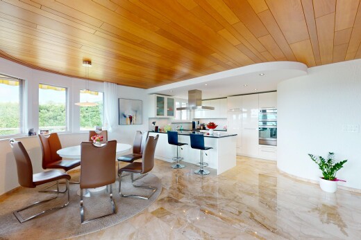 esszimmer mit inside property, natürliches licht, natural light, holzdecke, und wood ceiling