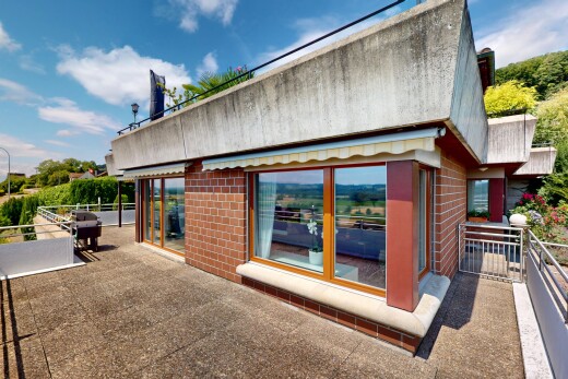 terrasse mit terrasse, day time, und grill