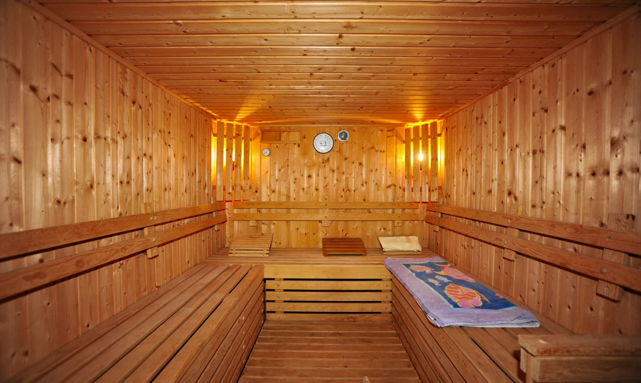 espace intérieur avec plafond de bois