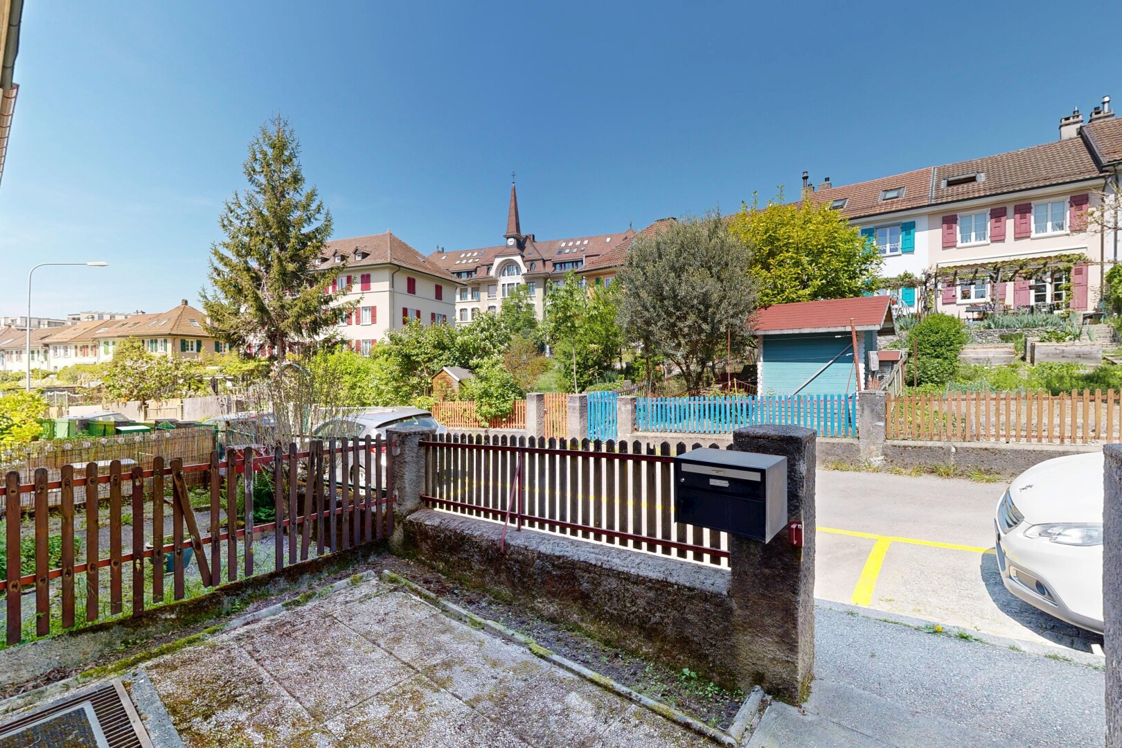 terrasse mit zaun, day time, residential view, wohngebietblick, und from property