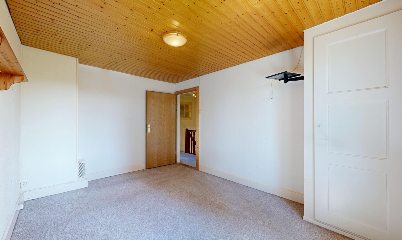 leerer raum mit inside property, carpet, teppich, drywall, und gipskartonwand