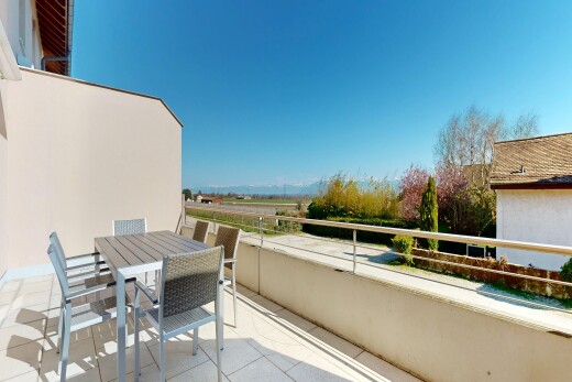 terrasse avec terrasse, from property, coin repas extérieur, et day time