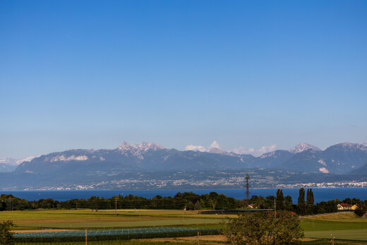 vue sur la montagne avec vue sur la montagne, mountain view, vue sur l'eau, water view, et day time