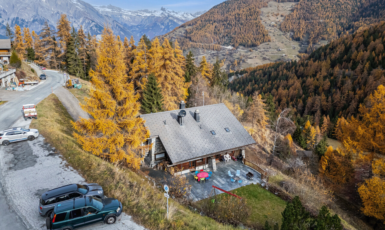 blick auf die berge mit blick auf die berge, mountain view, property visible, und day time