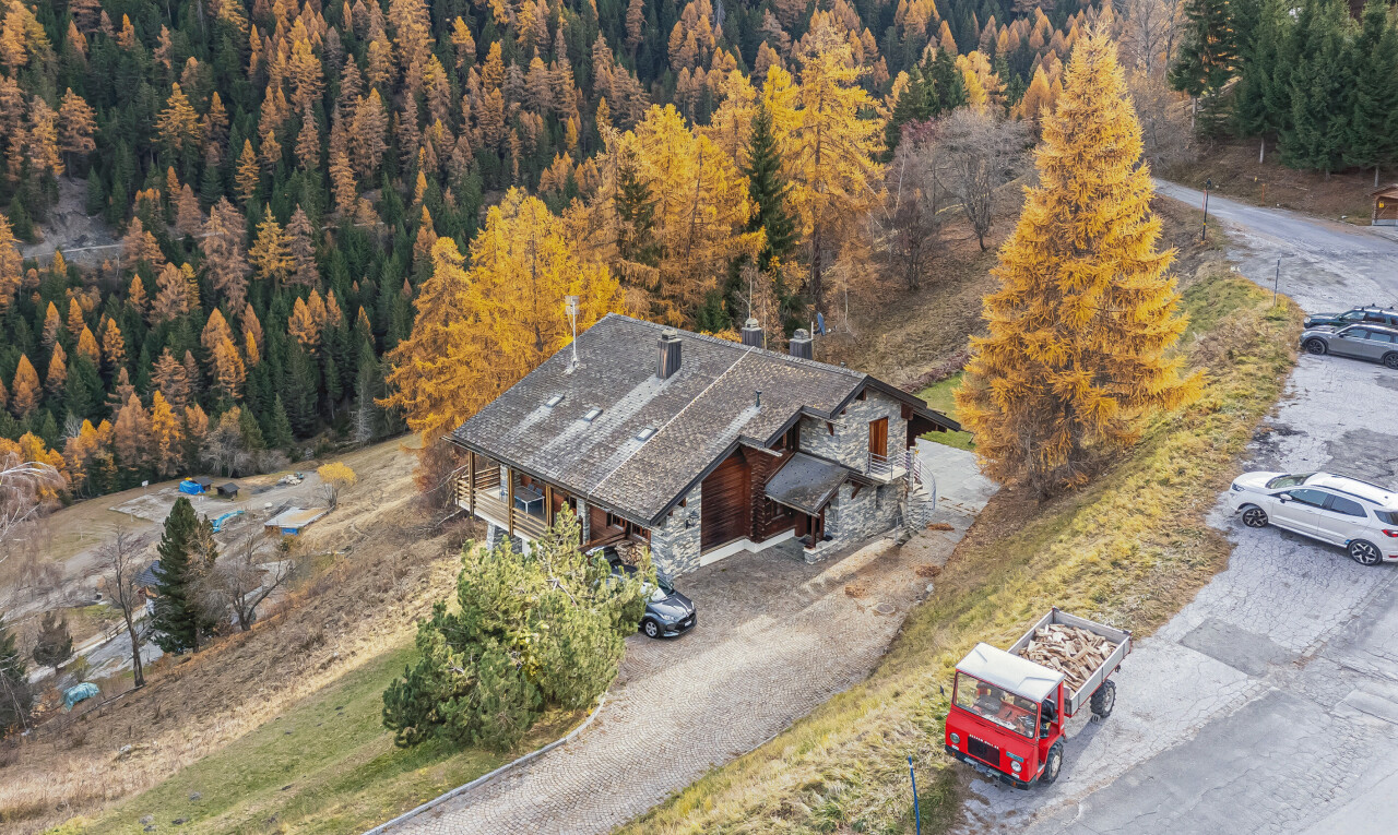 view of property with driveway