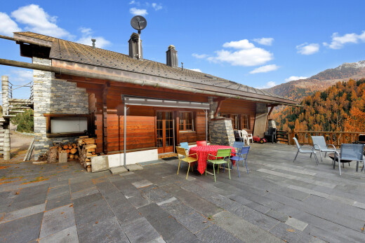 terrasse mit day time, essbereich im freien, property visible, mountain view, und blick auf die berge