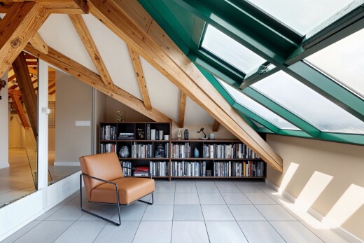 reception area / lobby with lofted ceiling