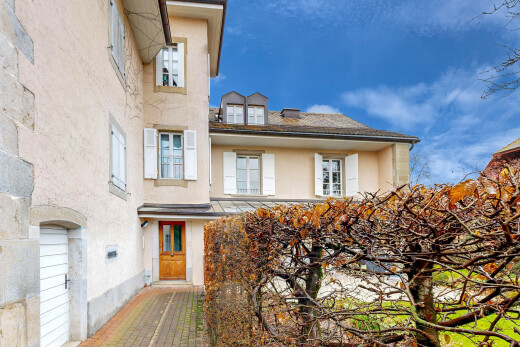 outdoor house with stucco siding