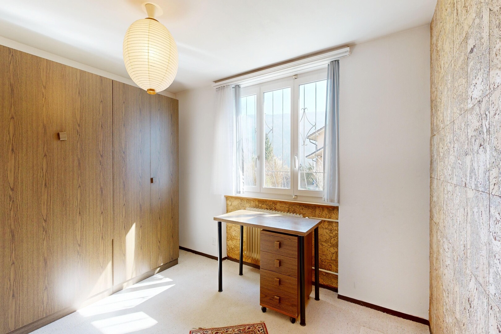 chambre avec inside property, carpet, moquette, drywall, et cloison sèche