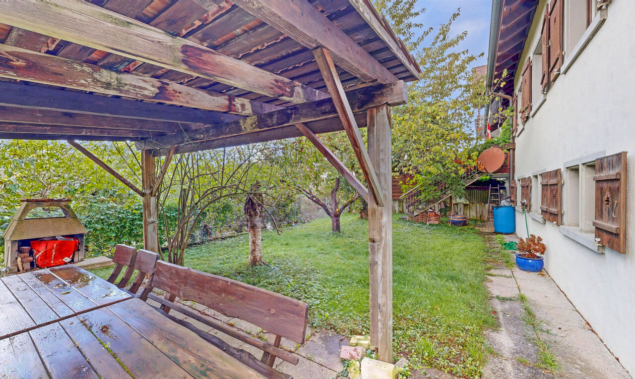 jardin avec pelouse, from property, et day time
