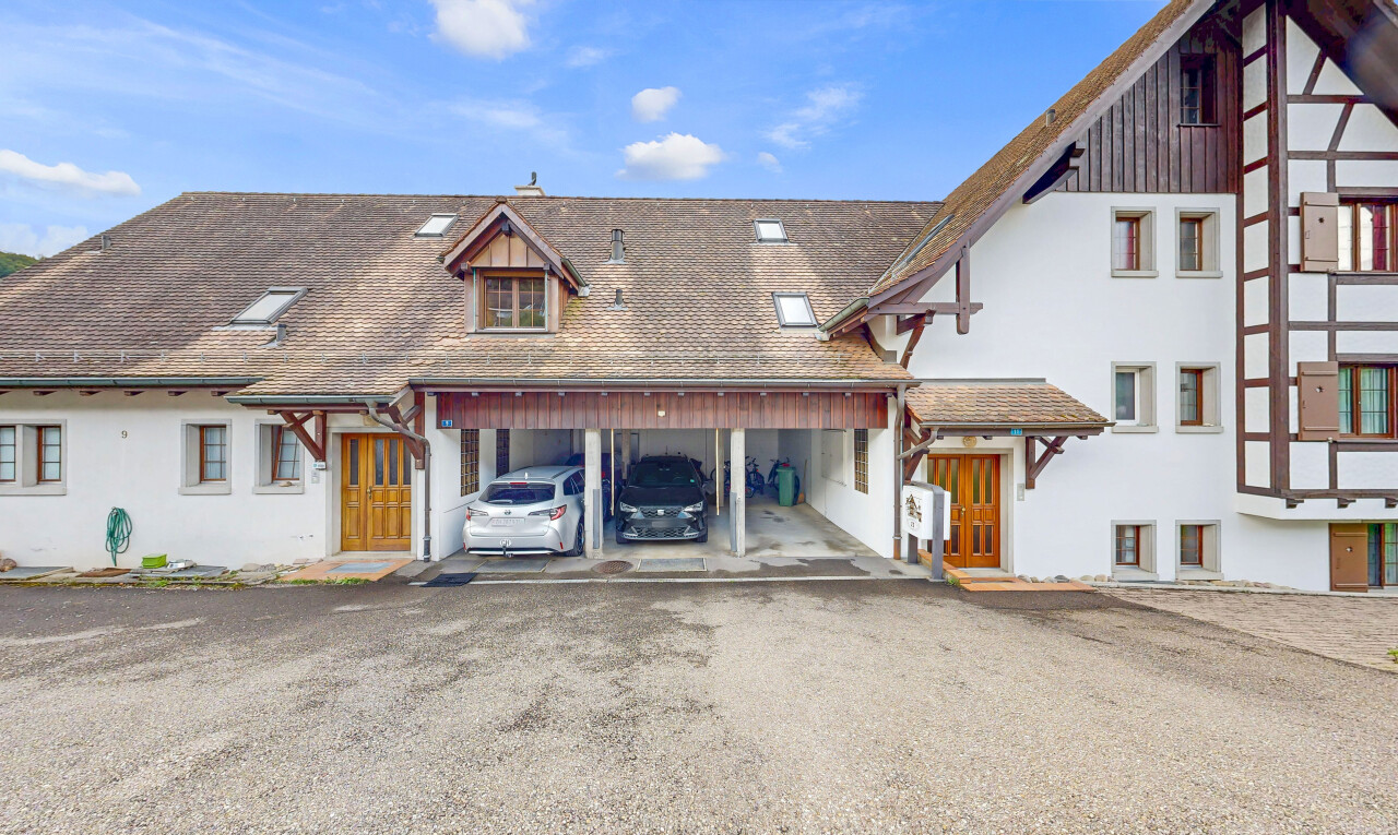 façade avec property visible et day time