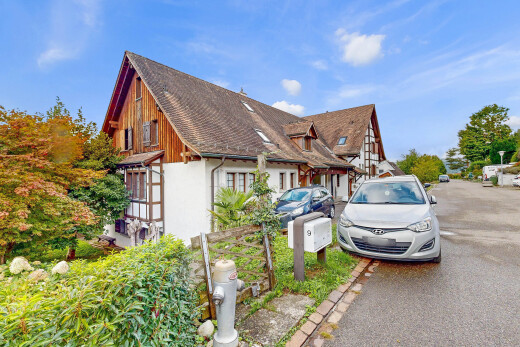 außenansicht mit property visible, day time, und vertikale verkleidung