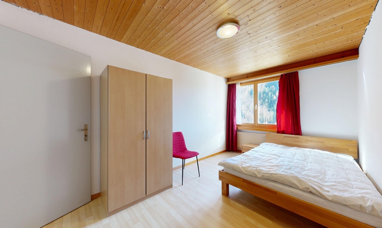 zimmer / schlafzimmer mit inside property, gipskartonwand, drywall, natürliches licht, und natural light