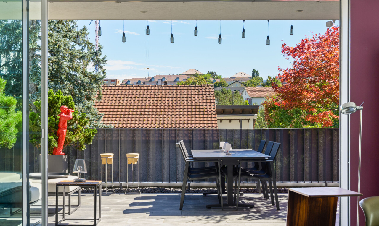 terrasse mit day time, essbereich im freien, deck, terrasse, und zaun
