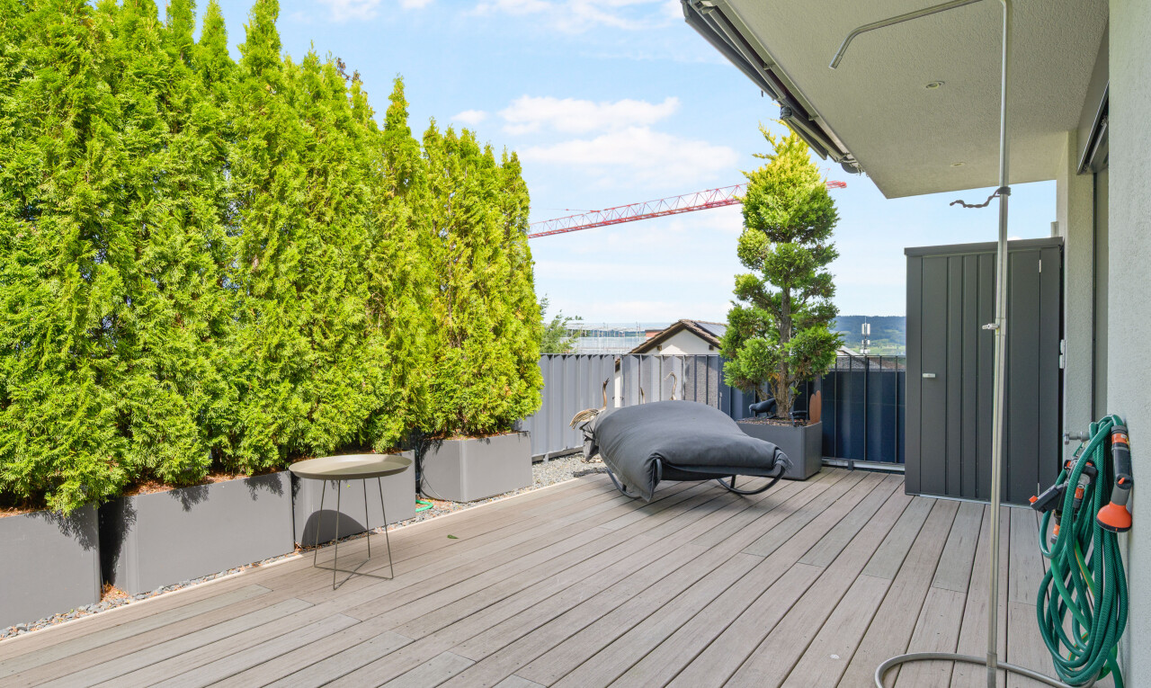 terrasse mit deck, from property, und day time