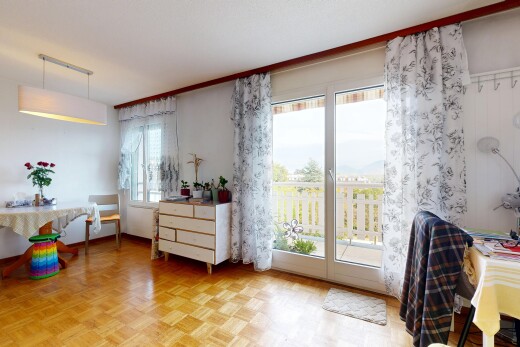 salon / salle à manger avec inside property, lumière naturelle, natural light, parquet floor, et cloison sèche