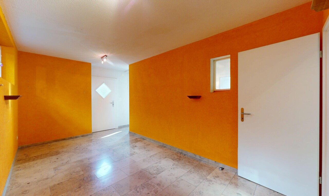 pièce vide avec cloison sèche