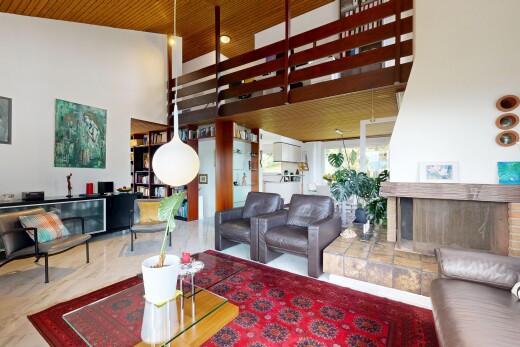 wohnzimmer mit gipskartonwand, drywall, inside property, natürliches licht, und natural light