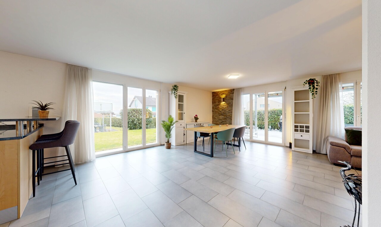 esszimmer mit inside property, natürliches licht, natural light, gipskartonwand, und drywall