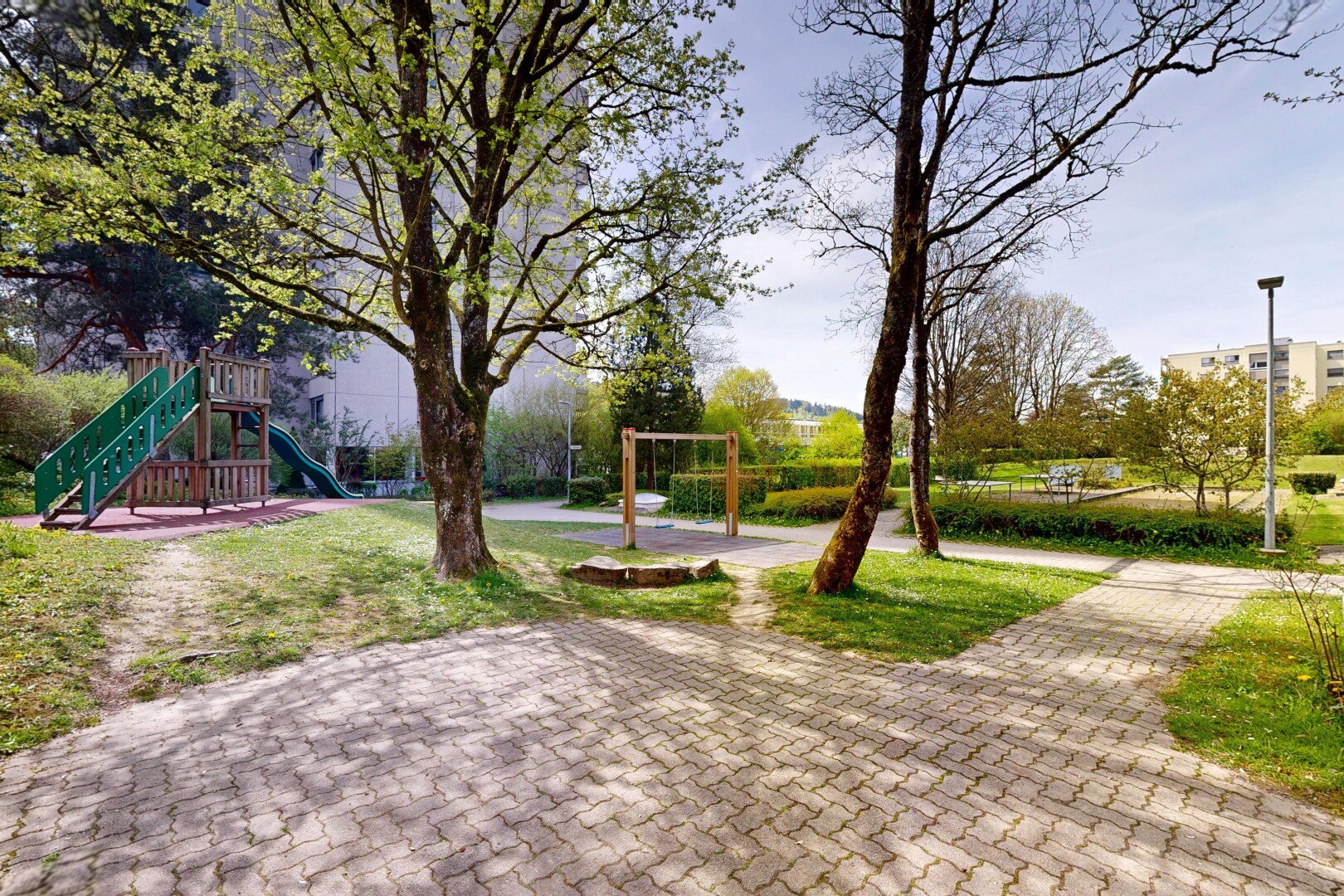 garten mit park view, spielplatz, und day time