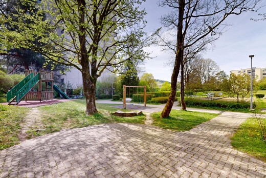 garten mit park view, spielplatz, und day time