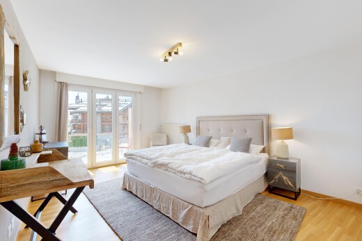 zimmer / schlafzimmer mit natürliches licht, natural light, inside property, außenzugang, und gipskartonwand
