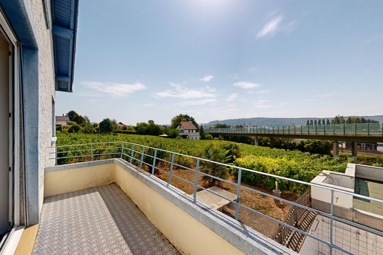 balcon avec balcon, view focus, day time, from property, et rural view