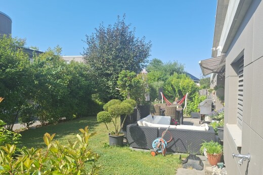 garten mit wohnraum im freien, from property, und day time