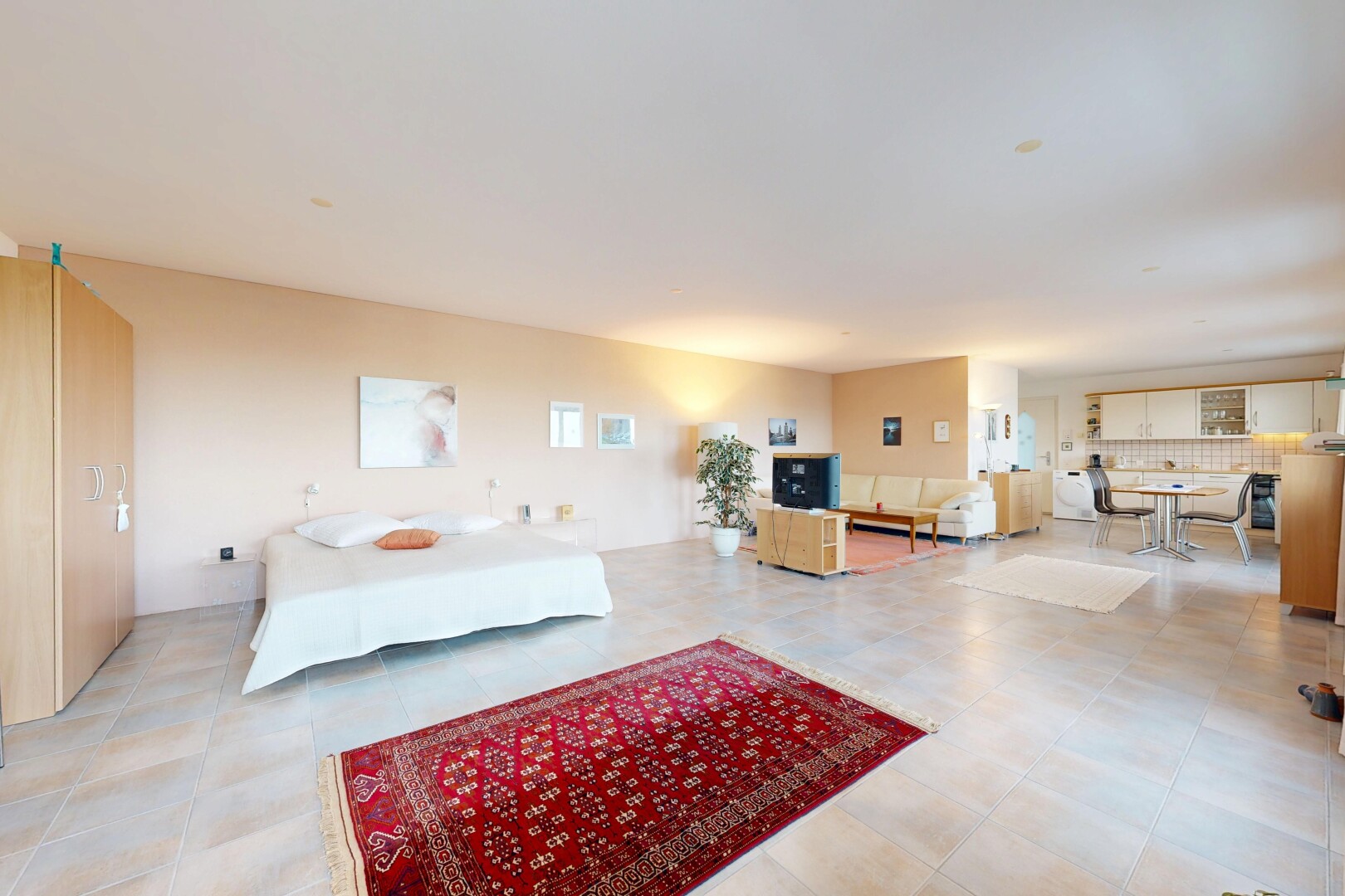 chambre avec inside property, cloison sèche, et drywall