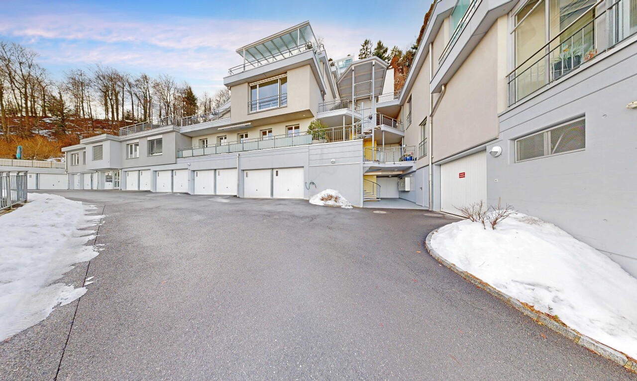 extérieur du bâtiment avec day time et snow