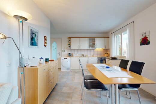 esszimmer mit gipskartonwand, drywall, inside property, küchenrückwand beim Herd, und tumbler