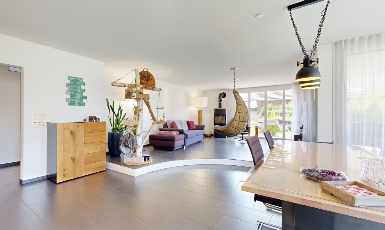 wohn- / esszimmer mit drywall, gipskartonwand, und inside property