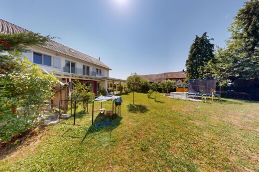 garten mit rasen, from property, property visible, day time, und trampolin