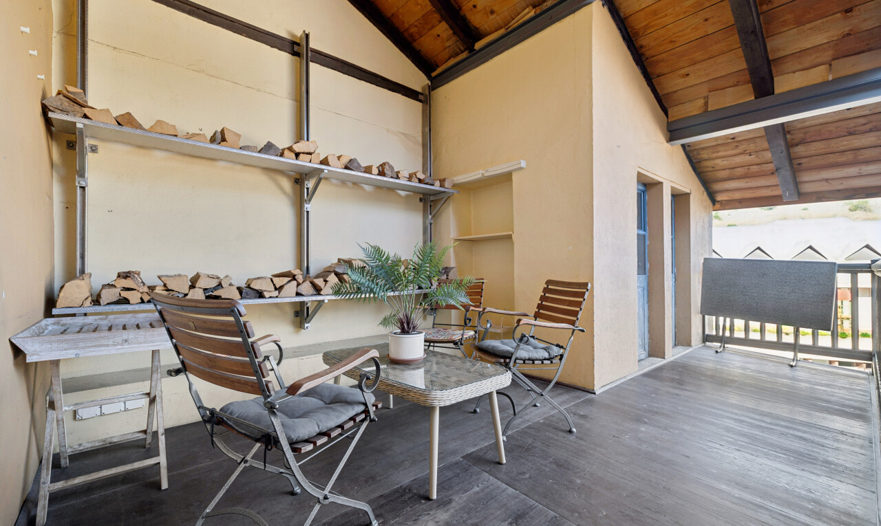 terrasse avec inside property