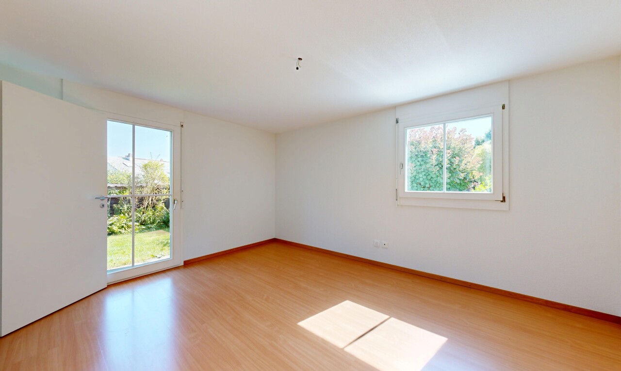 leerer raum mit day time, natürliches licht, natural light, gipskartonwand, und drywall