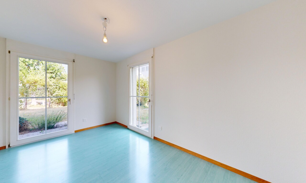 leerer raum mit gipskartonwand, drywall, inside property, natürliches licht, und natural light
