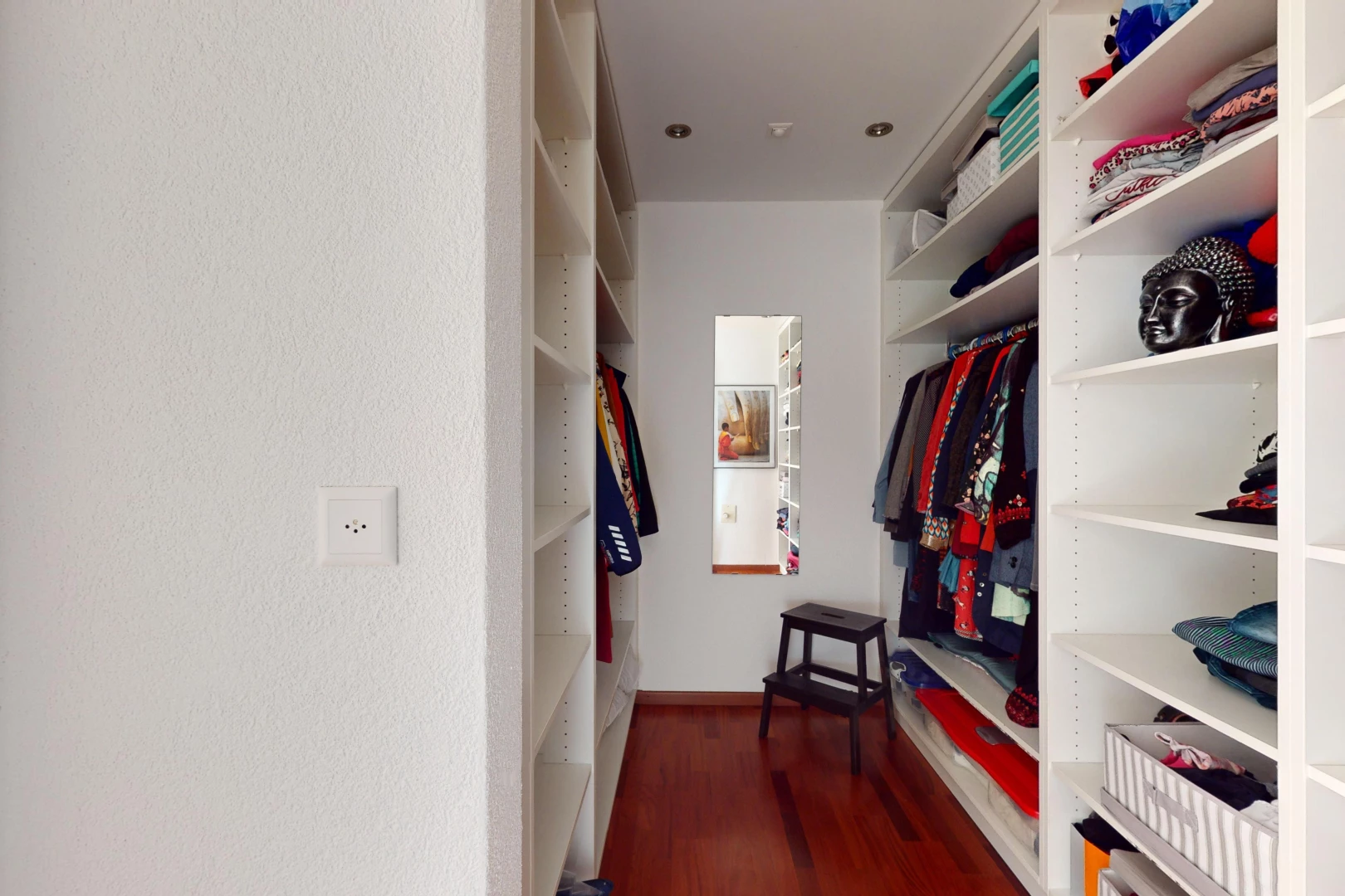 dressing avec plancher de bois