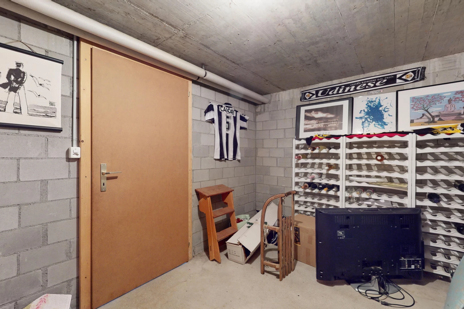 cave avec plafond en béton