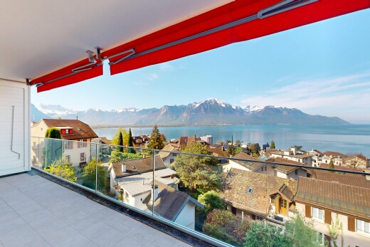 terrasse mit seesicht, blick auf die berge, wohngebietblick, und balkon