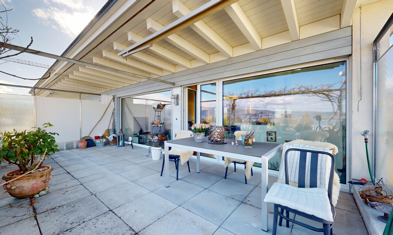 terrasse mit property visible, essbereich im freien, day time, und terrasse