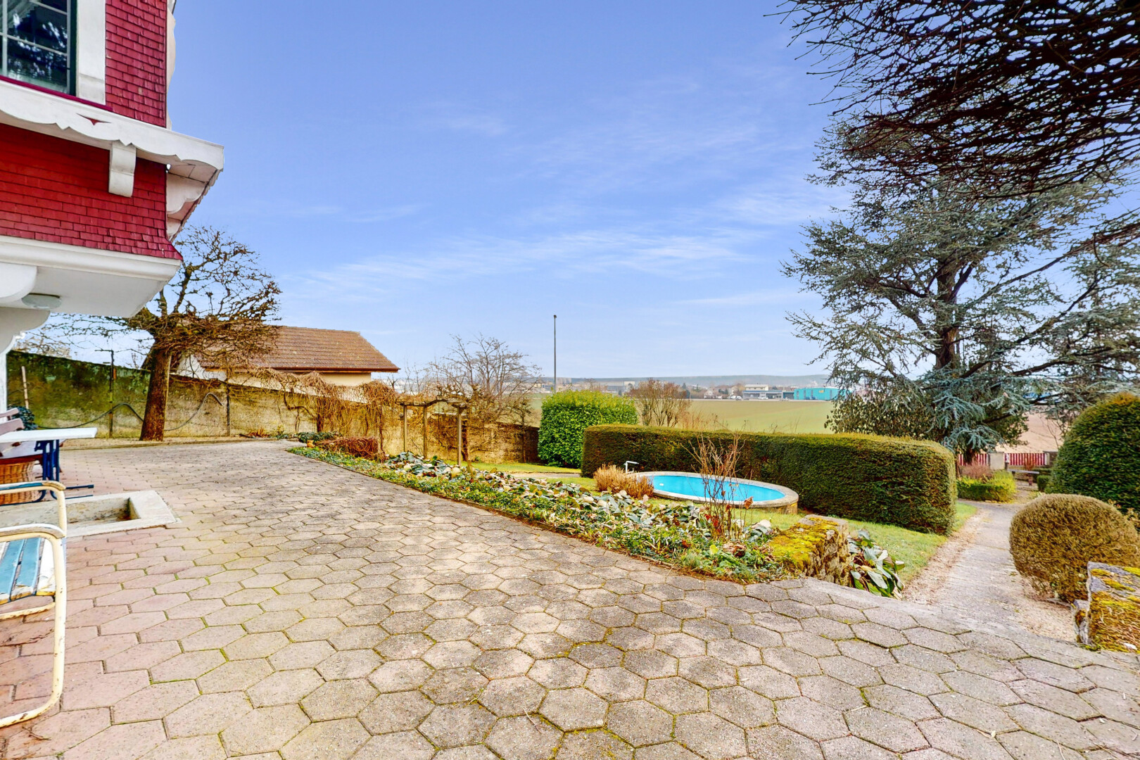terrasse avec patio et clôture