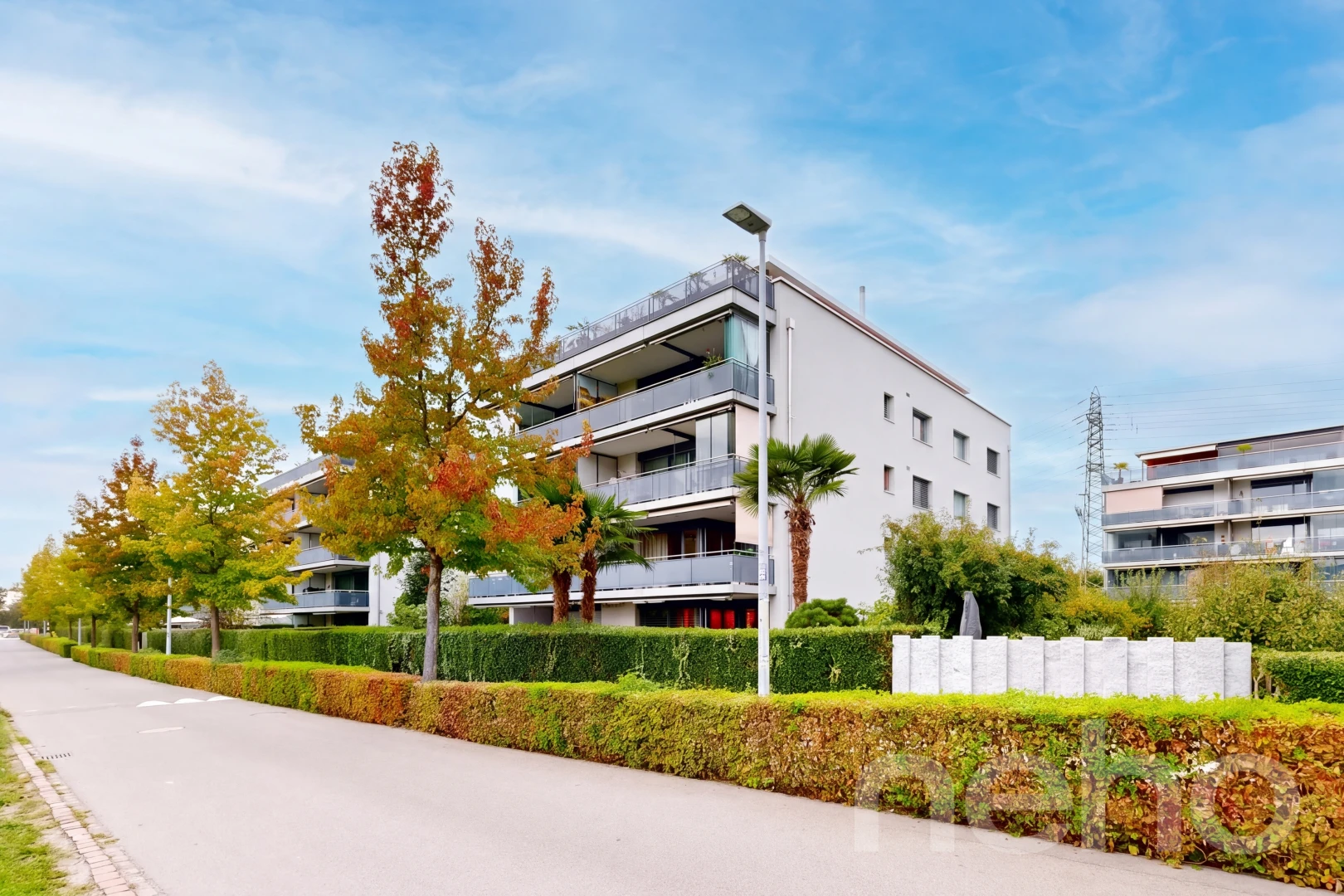 view of apartment building / complex
