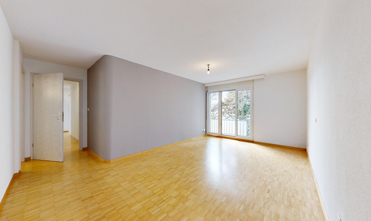 spare room featuring light wood-style floors