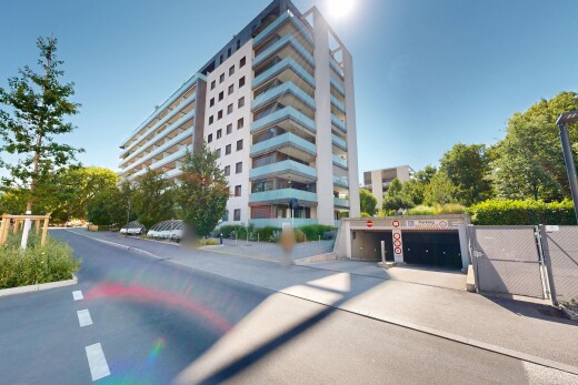 extérieur du bâtiment avec apartment complex view, vue sur le complexe d'appartements, day time, et from community