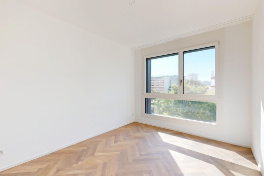 pièce vide avec day time, cloison sèche, drywall, inside property, et parquet floor