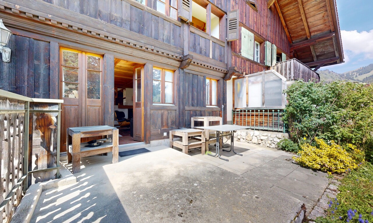 terrasse avec balcon